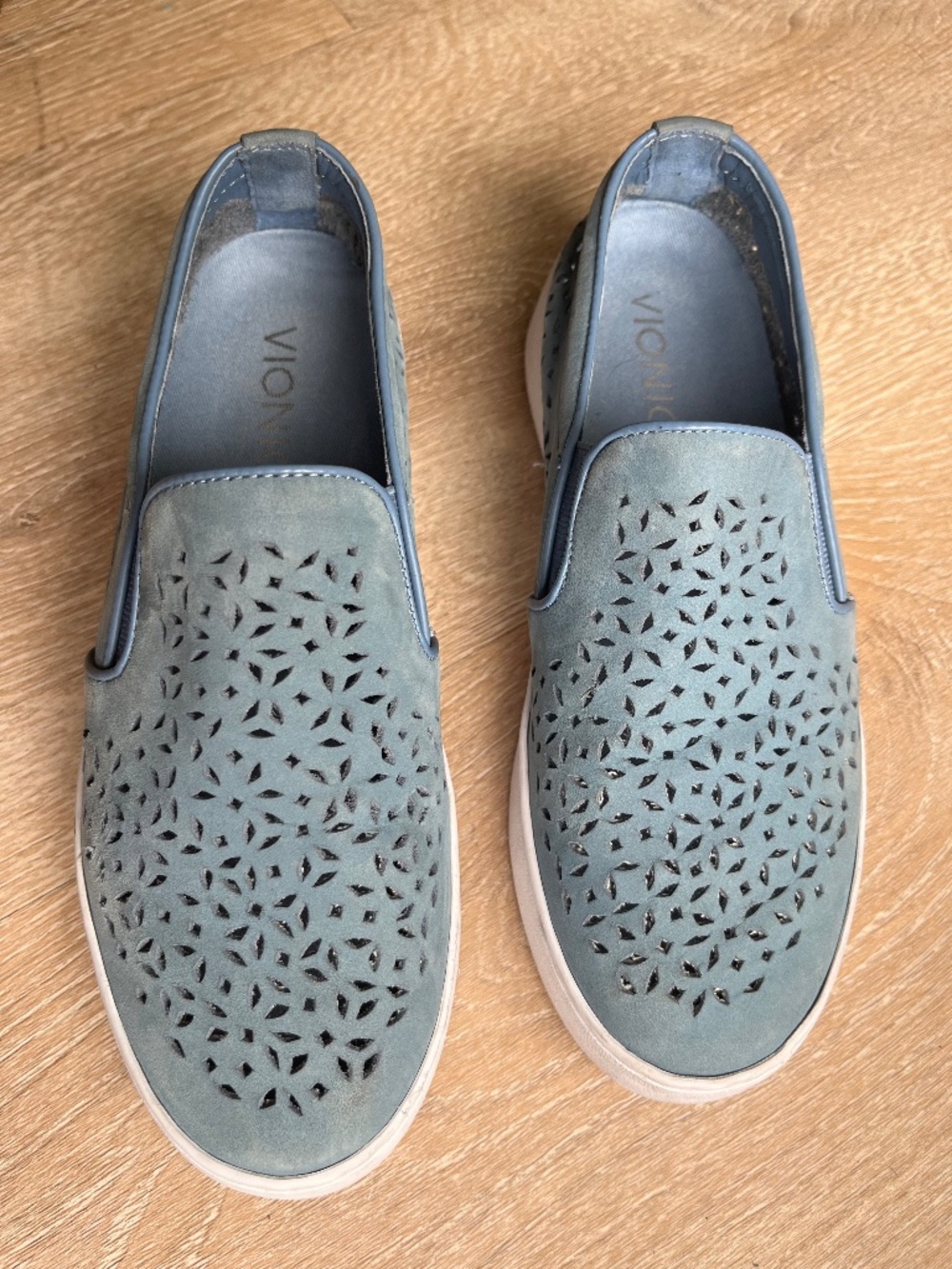 Vionic Splendid Midi Perf Slip on Blue suede 5